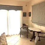 Zante Estrella Willa
